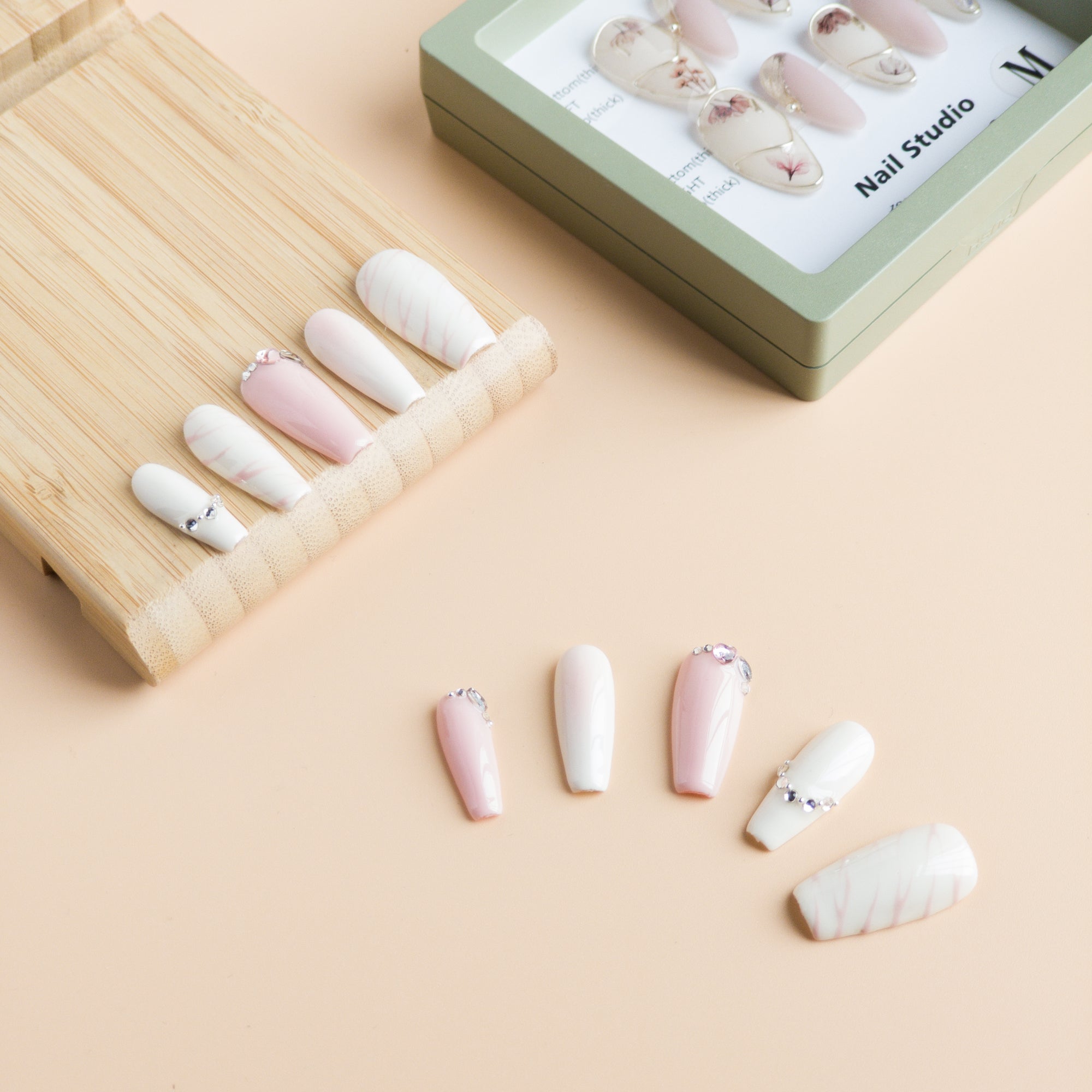 【CDJ007】Hand made light therapy wear nail Cream Princess long T wear nail wholesale product reuse beauty