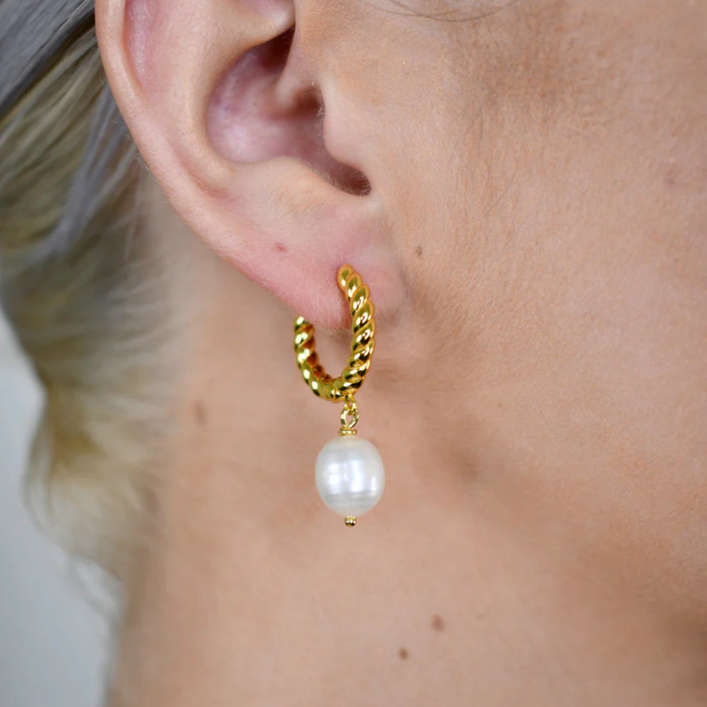 ROPE AND PEARL PENDANT HOOPS