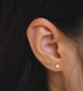 Muat dan putar video di penampil Galeri, S925 Silver Simplicity at Its Finest Moissanite Ear Stud Earrings Minimalist Design