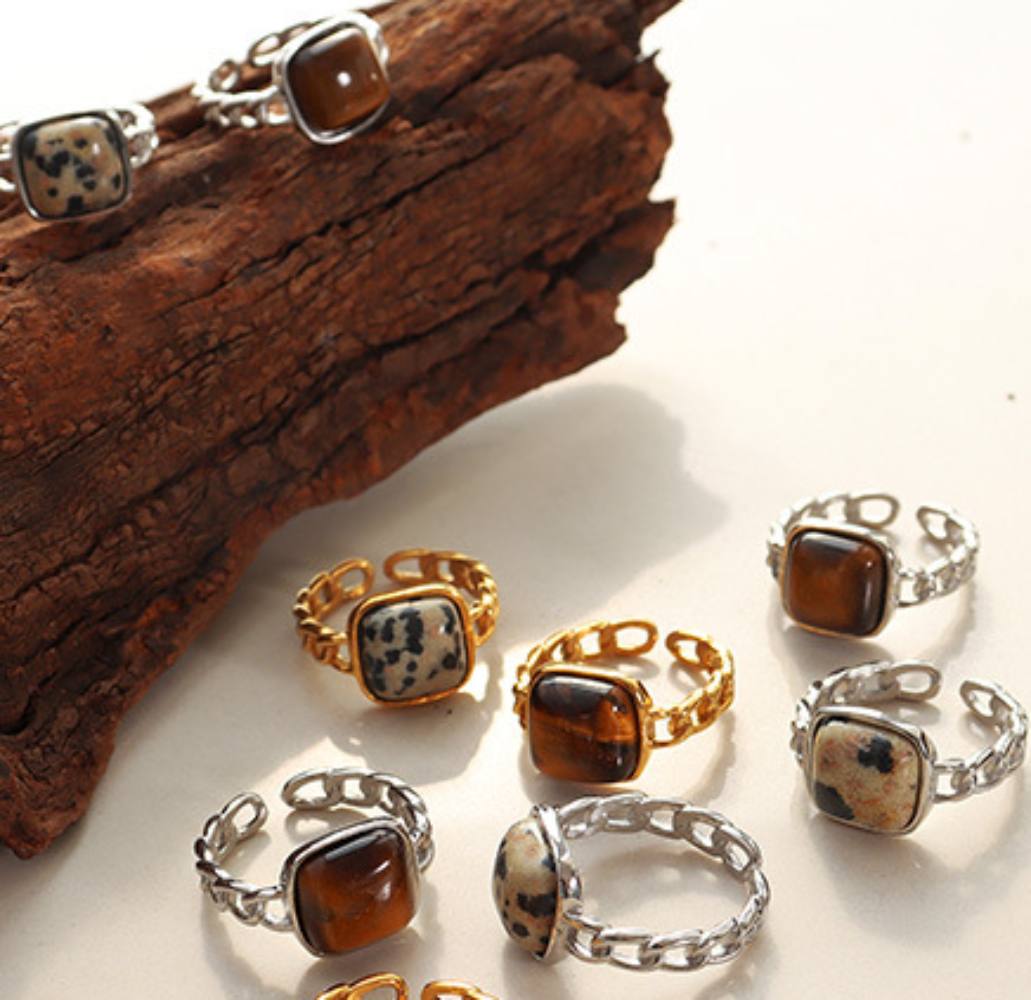 VINTAGE NATURAL TIGER'S EYE STONE SET GEOMETRIC OPENING RING